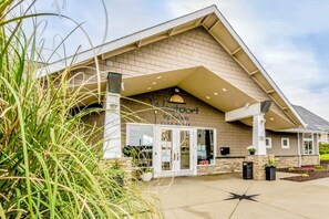 Exterior - NEW! Pool, BBQ, Beach Access, Hot Tub, Gym (SDreaming) (Westport)