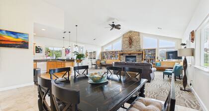 NEW! Hot Tub, Pool, BBQ, Beach Access, Gym (DDreaming)