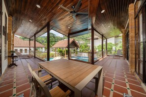 Outdoor dining - Tranquil Thai style pool villa in Kamala (Phuket)