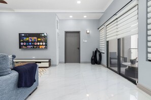 Interior - Coastal Escape in Riviera, Tower Isle~Beach Nearby (Tower Isle)