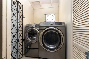 Interior - 5 BedRmOasis DraxHall~Pool~Gym~ (Saint Ann's Bay)