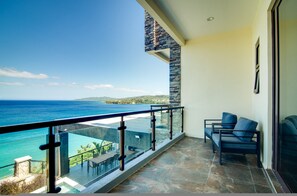 Property grounds - Luxury Oceanfront Villa~ Fully Staffed~Pool~Jacuzzi~Movie Theatre (Tower Isle)