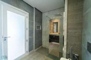 Shower, towels - Le duplex du Golden Tulip (Gammarth)