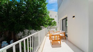 Terrace/patio - Villa Malaga Luxury for 10 in Central Marsa (La Marsa)