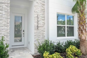 Exterior detail - Modern 3Bd Screened Pool at Serenity Resort 17322 (Clermont)