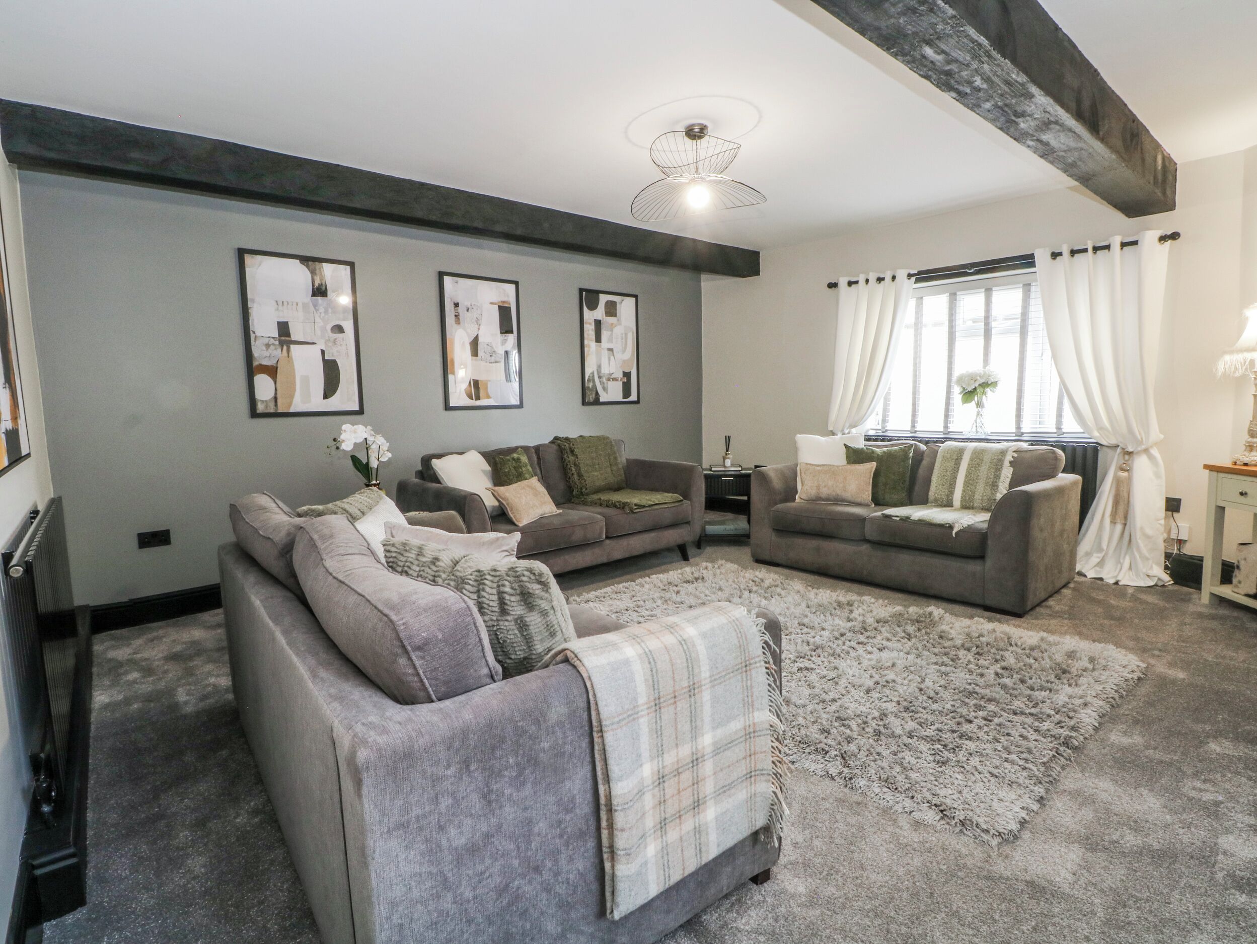 2 Manorhouse Farm, Pet Friendly, Character Holiday Cottage In Newhey - Rochdale