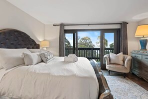 3 bedrooms, in-room safe, desk, iron/ironing board - @ Marbella Lane- Perfect Blend of Scenic & Comfort (Colma)