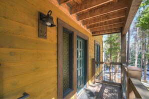 Property grounds - Inner Circle 12 in Columbine Rd (Columbine Rd)