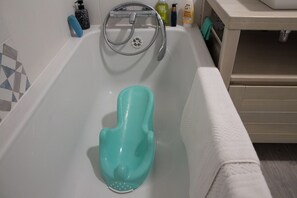 Shower, hair dryer, towels, toilet paper - Les Buissonnets de Tierceville (Ponts sur Seulles)