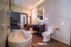 Shower, hair dryer, towels - MariJo Villa·2BR Private Pool mins to Central Ubud (Bali)