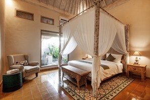 7 bedrooms, desk, iron/ironing board, travel cot - SPV Nusa Dua · Luxury Traditional Design, Nusa Dua (Kuta)