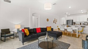 Living area - Stylish 3BR Condo @ ChampionsGate w/ Water Park (Davenport)