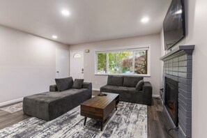 Fernseher, Kamin