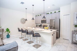 Fridge, microwave, oven, stovetop - Marvelous 4 Bd w Pool   Waterpark Near Disney 218 (Kissimmee)