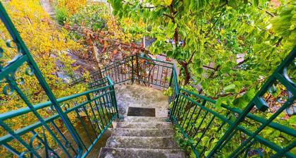 Apartment with Garden