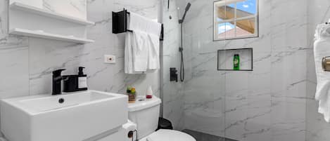 Shower, towels