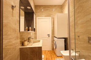 Bathroom - Grandstay Apartments 012 (Durrës)