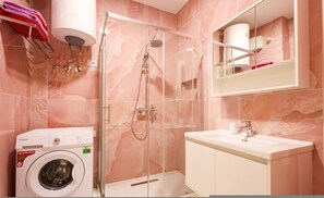 Bathroom - Grandstay Urban Seven (Durrës)