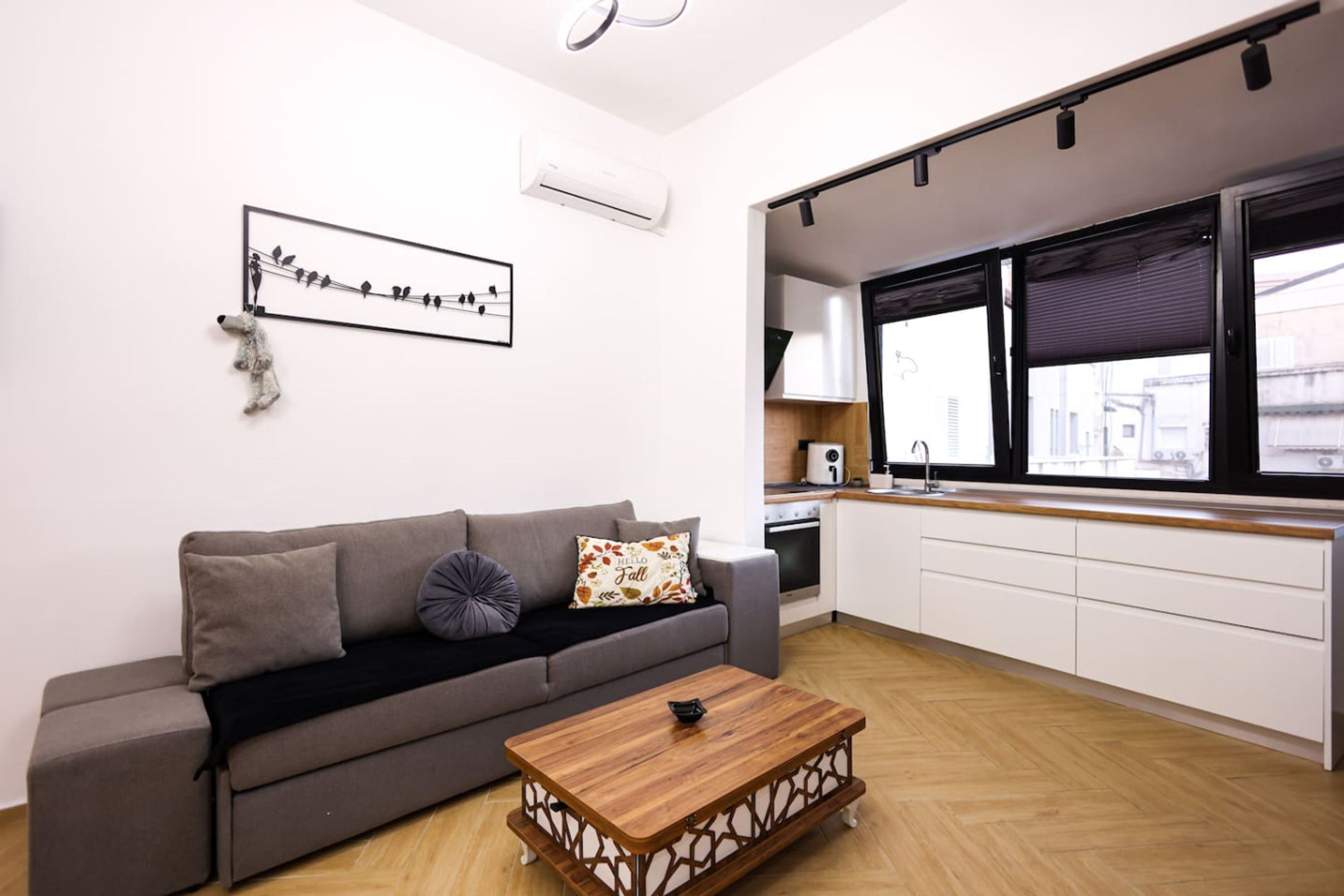 Fernseher, Kamin, Arbeitsbereiche
