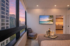 1 bedroom, desk, iron/ironing board, free WiFi - Luxury Resort-Style Condo at District 225 Miami (Miami)