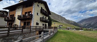 Apartment 2 with Mountain View, Shared Garden and Wi-Fi