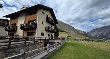 Apartment 2 mit Bergblick, Gemeinschaftsgarten und WLAN