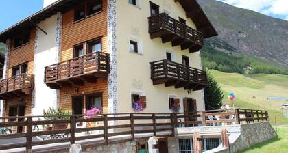 Apartment 2 with Mountain View, Shared Garden and Wi-Fi