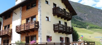 Apartment 3 with Mountain View, Shared Garden and Wi-Fi