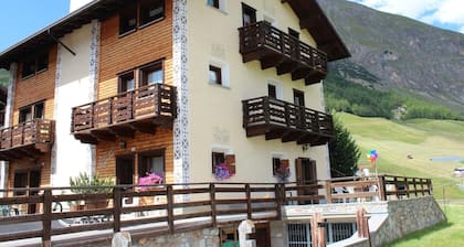 Apartment 3 with Mountain View, Shared Garden and Wi-Fi