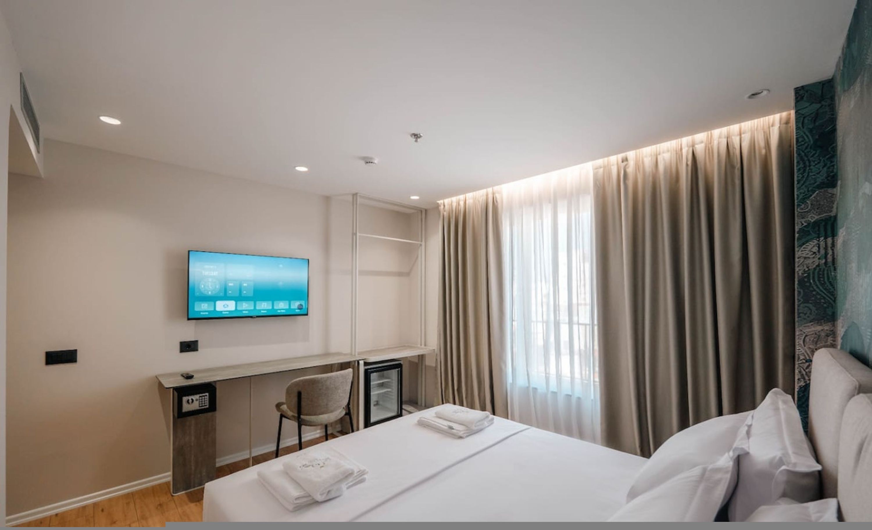1 bedroom, desk, free WiFi