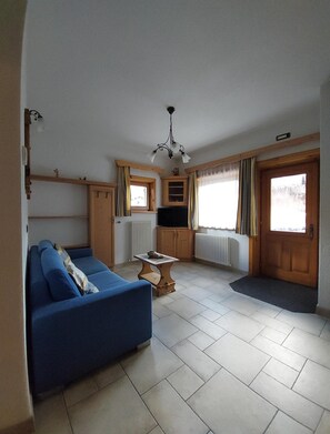 Living area - Apartment 4 with Lake View, Shared Terrace and Wi-Fi (Livigno)