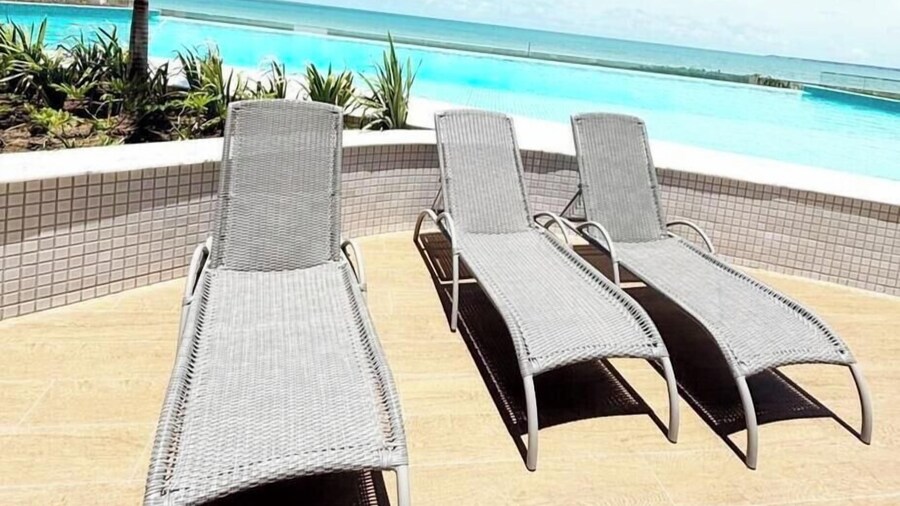 Vivere Resort By Day by Day