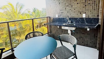 Apartamento básico | Opções para refeição ao ar livre