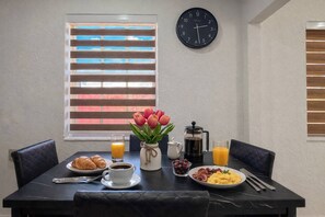 Dining - Modern & Central · Miami · Free Parking & WiFi (Miami)