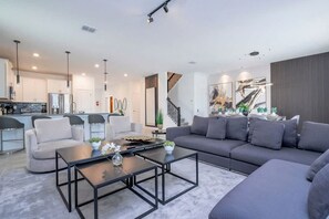 TV, video games, offices - Family Villa Private Pool  Spa   Arcade Sleeps 22 (Four Corners)