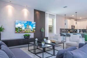 TV, video games, offices - Family Villa Private Pool  Spa   Arcade Sleeps 22 (Four Corners)