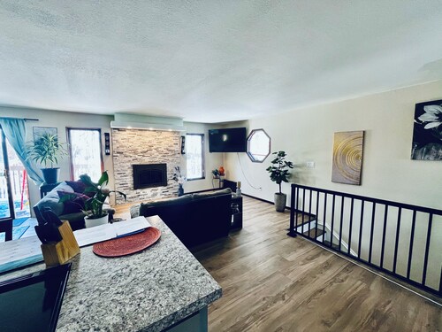 NewBuild Designer 3BR Retreat w/Luxury Master Suite,ExpansiveYard & Private Deck