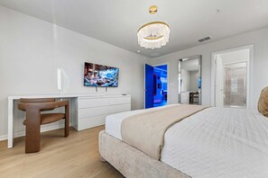 Desk, iron/ironing board, free WiFi, bed sheets - 5BR w Pool Grill  Game Lounge   Indoor Slide 16165 (Clermont)