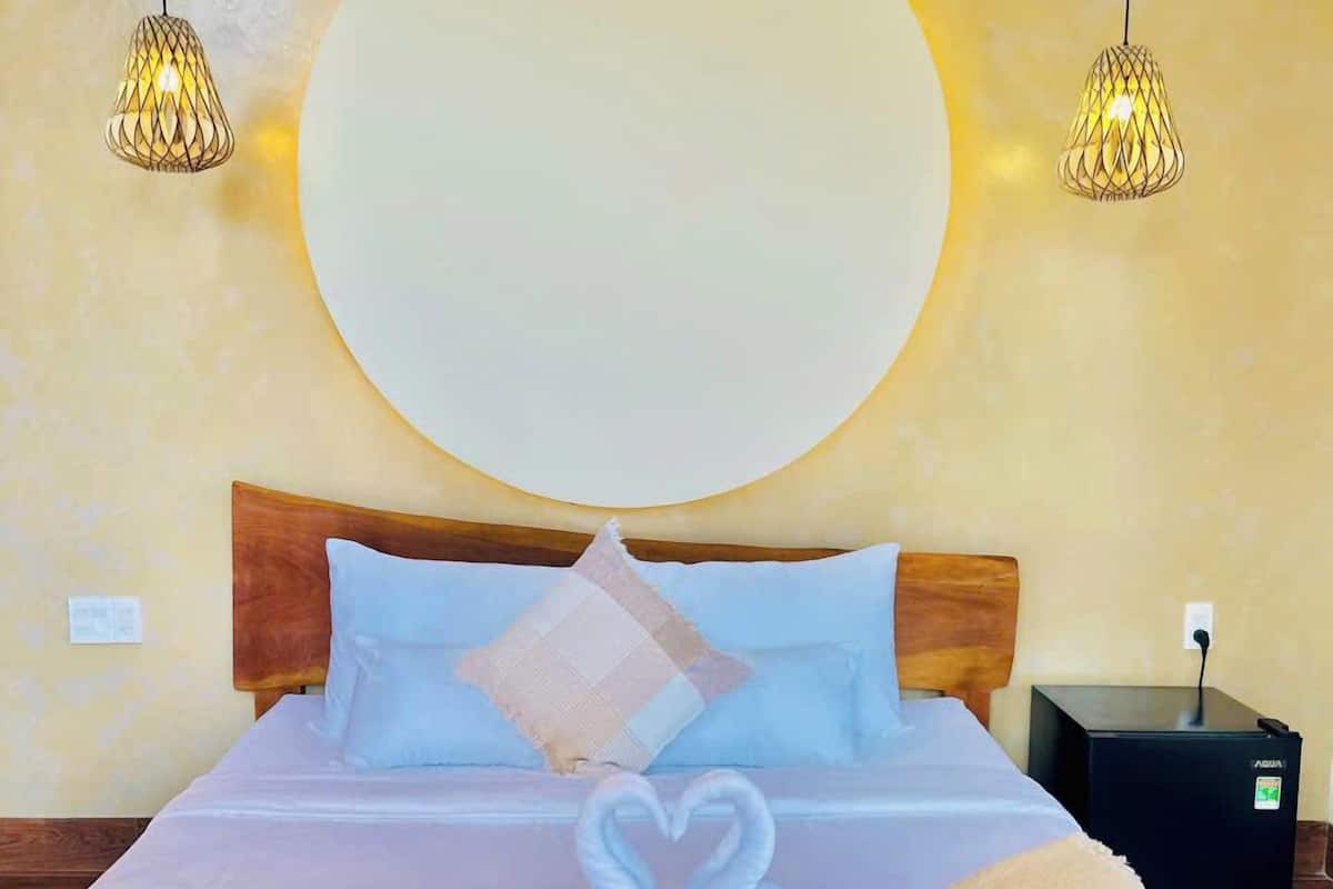 Deluxe szoba kétszemélyes ággyal, 1 king (extra méretű) franciaágy, erkély, kilátással a hegyre