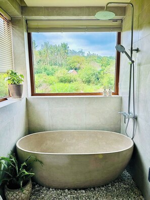 Deluxe Suite, Beach View | Bathroom - Tram Seven Retreat House Ganh Da Dia (Tuy An Đông)