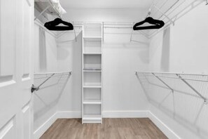 Interior - 617 NW 30 CT · Pool, Patio, 5Bd, 3Bath, Fire Pit, Parking for 3! (Wilton Manors)