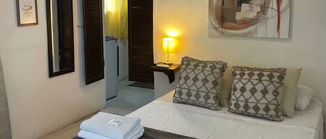1 bedroom, bed sheets