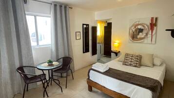 1 bedroom, bed sheets