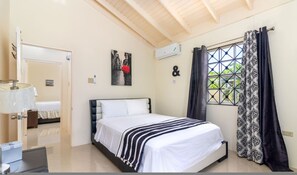 8 bedrooms, iron/ironing board, free WiFi, bed sheets - 8 BedRmOasis~Draxhall~Pool~Gym~PlyGrnd (Saint Ann's Bay)