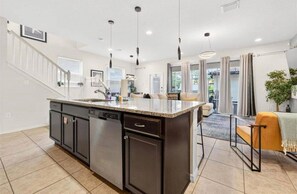 Interior - Go!#17 windsor at westside (Kissimmee)