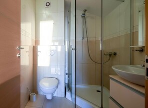Handtücher, Seife, Toilettenpapier