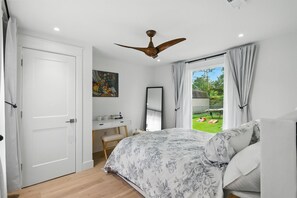 Iron/ironing board, free WiFi, bed sheets - Elegant Beach Getaway Villa Layla. Villas, CapeMay (Lower Township)