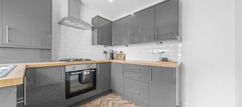 Large 5 Bedroom House Perfect For Group Stays - Free Parking - Near Glasgow