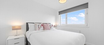 Large 5 Bedroom House Perfect For Group Stays - Free Parking - Near Glasgow