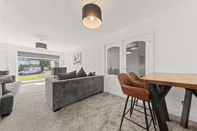 Large 5 Bedroom House Perfect For Group Stays - Free Parking - Near Glasgow